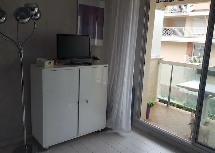 Josephine Apartment *